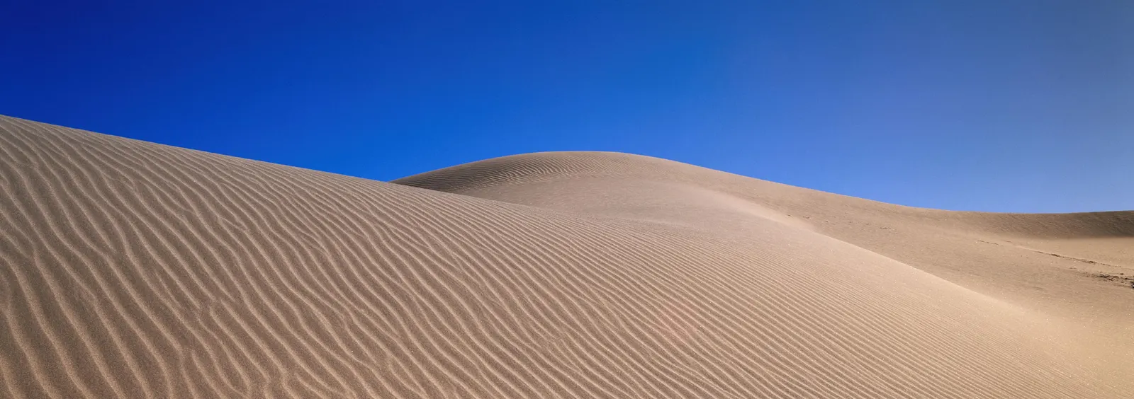 Horizontal Sand Dune Blue Sky Desert Landscape Free Stock Photo 2