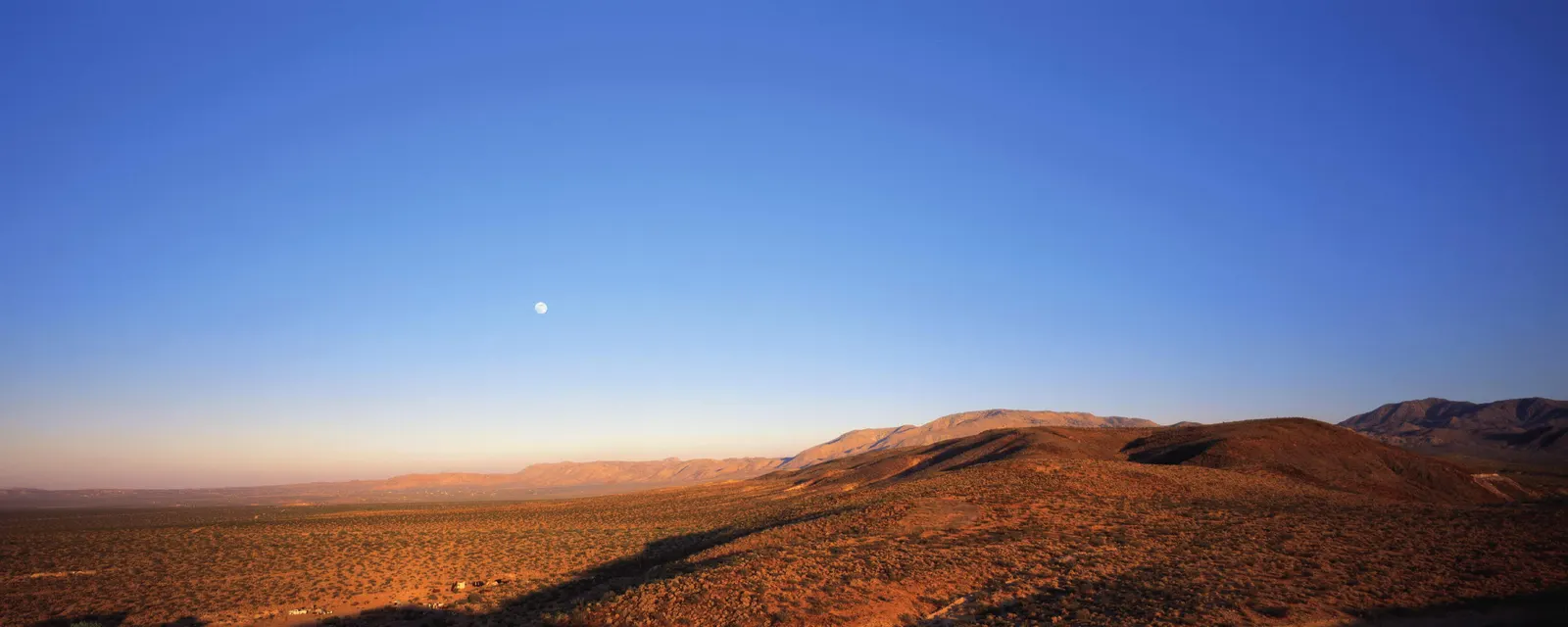 Horizontal Blue Sky Sand Dune Desert Landscape Free Stock Photo