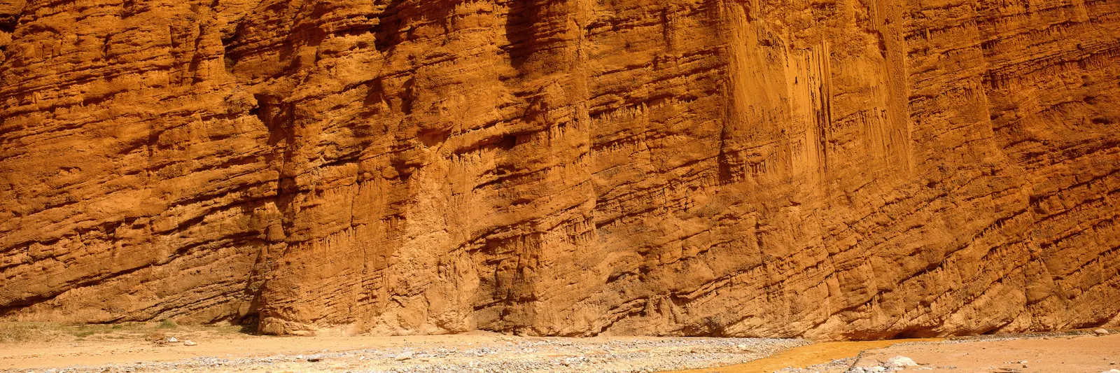 Horizontal Rocks Cliff Canyon Landscape Free Stock Photo