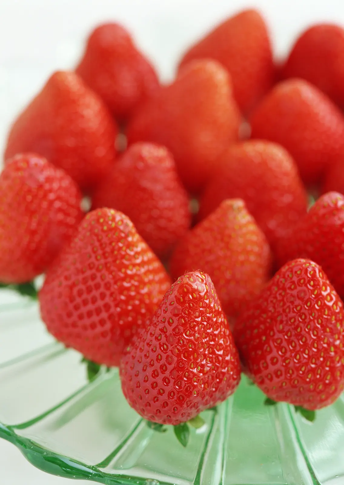 Vertical Berry Strawberry Foliage Food and Drink Free Stock Photo