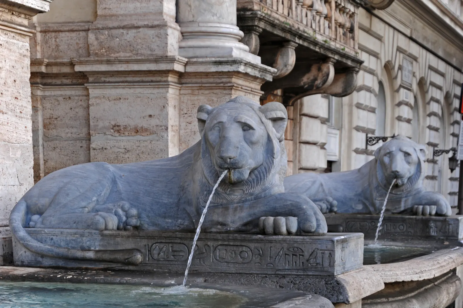 Horizontal Fountain Statue Fence Animal Free Stock Photo