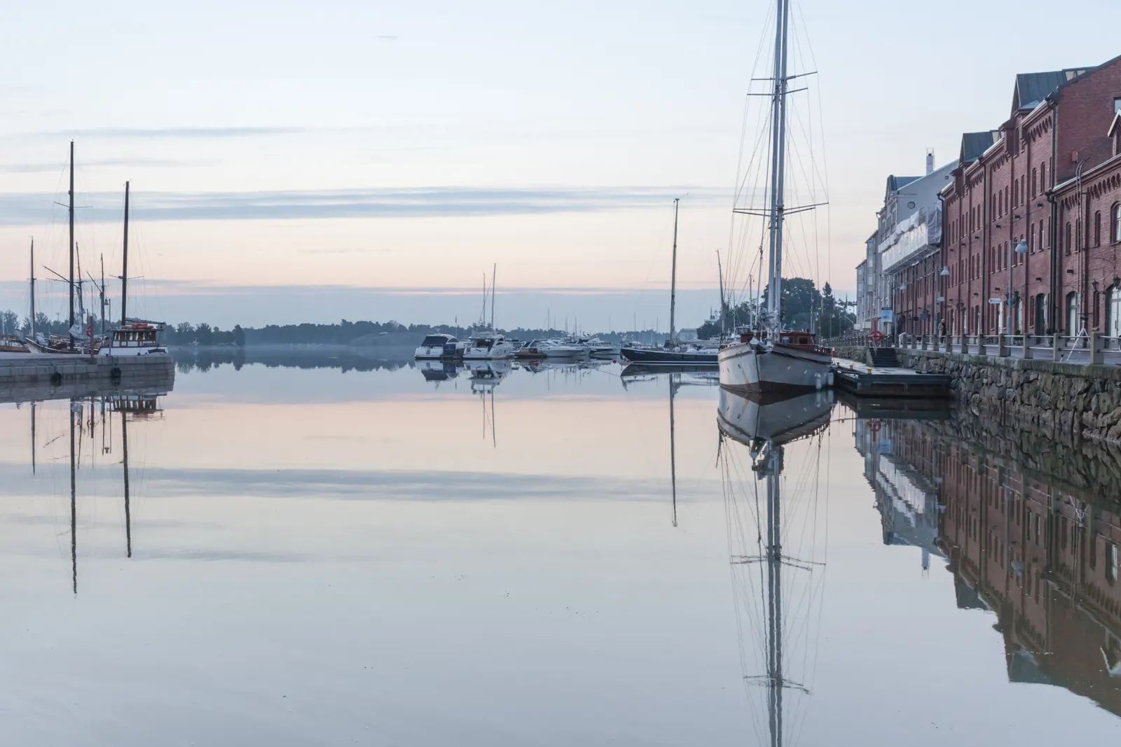 Horizontal Mast Pole Boat Transportation Free Stock Photo